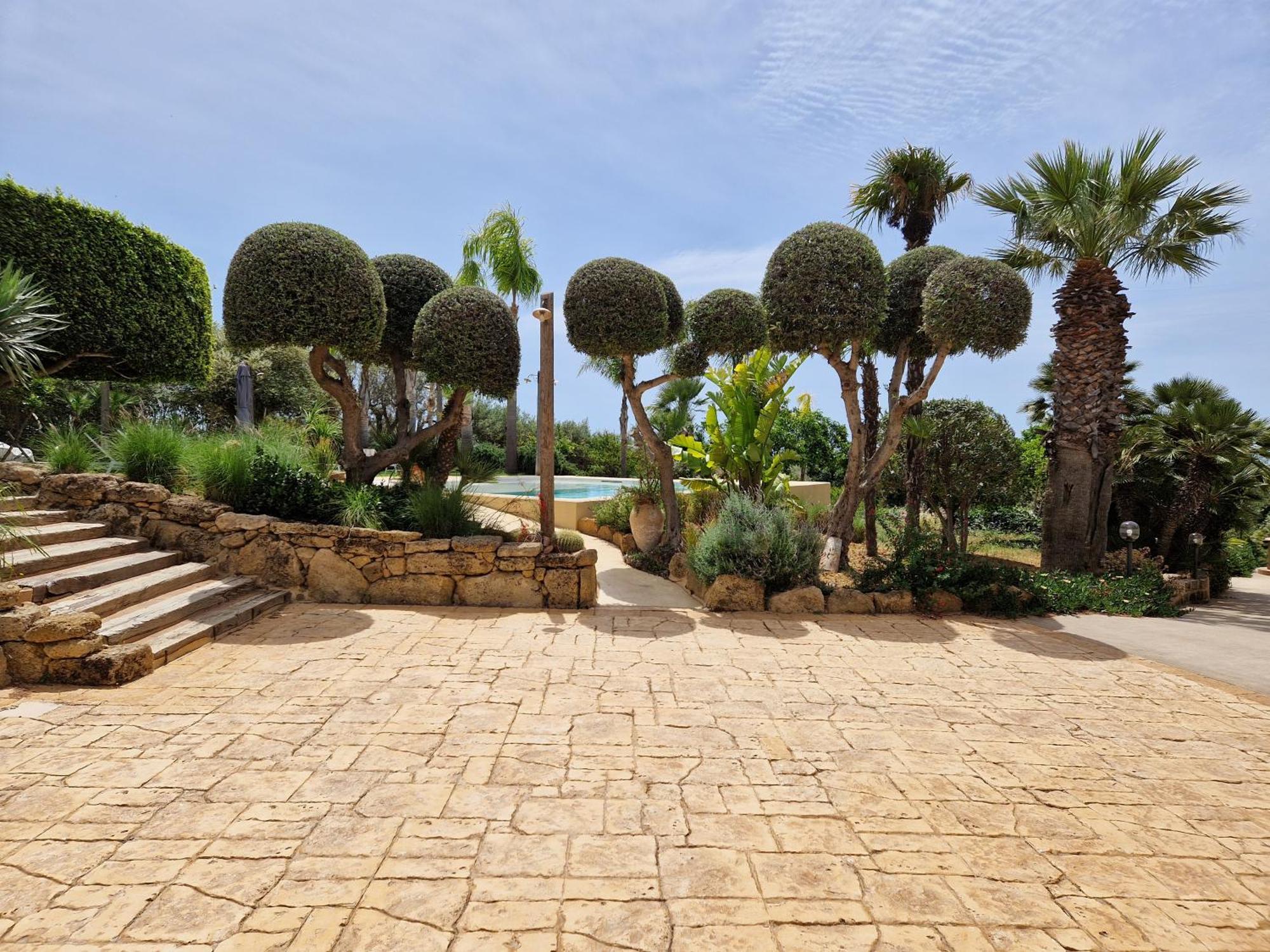 Bed & Breakfast Lekythos 2*