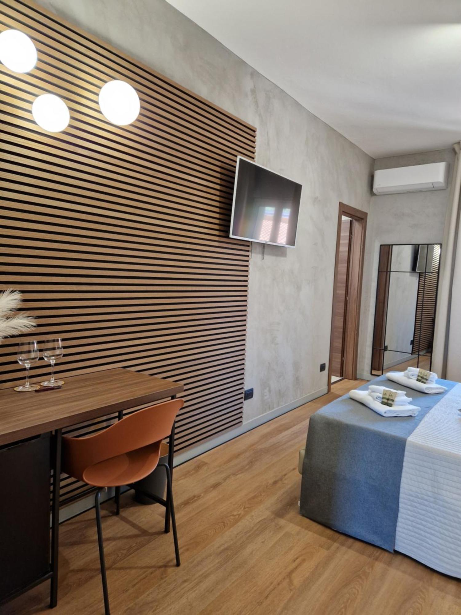 Bed & Breakfast Lekythos
