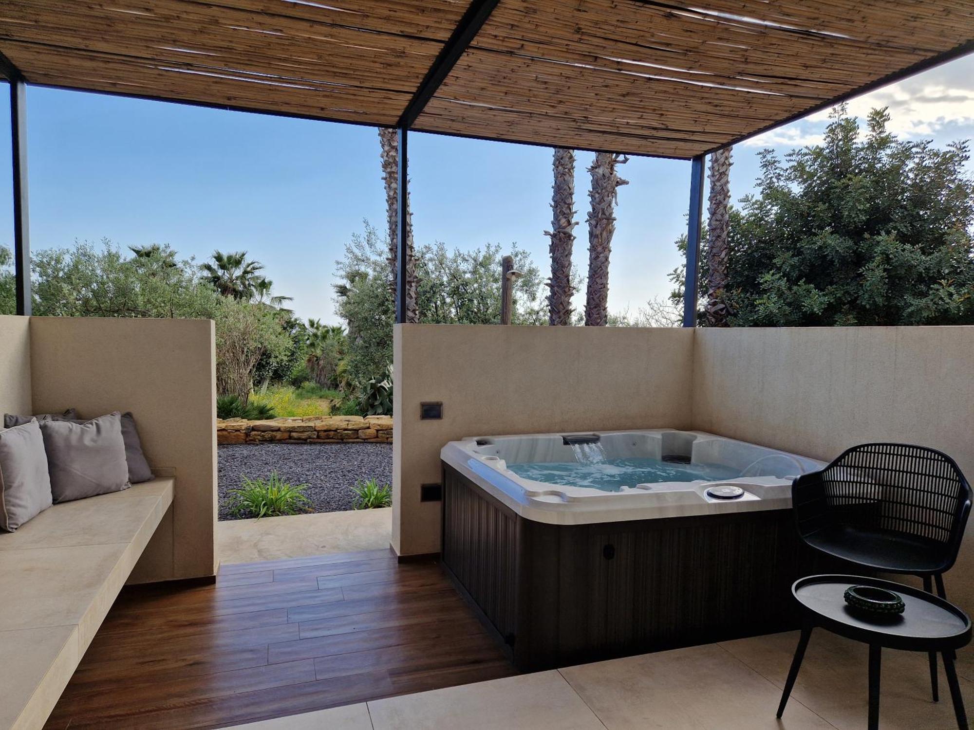 Bed & Breakfast Lekythos